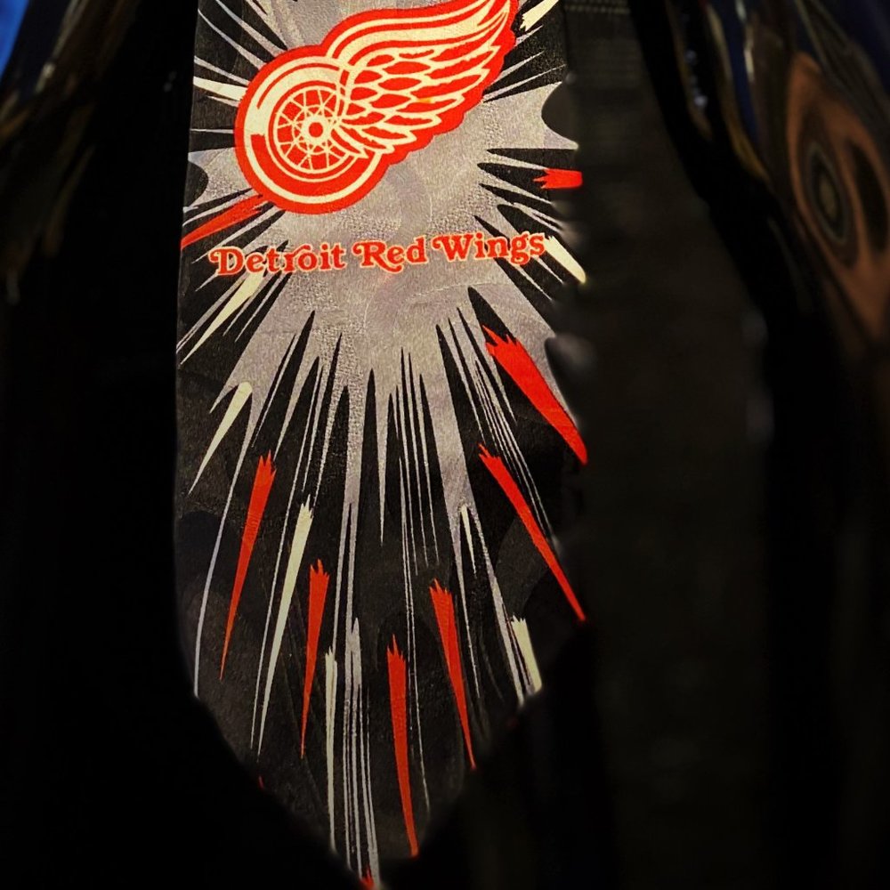 Detroit Red Wing Tie 100% Silk